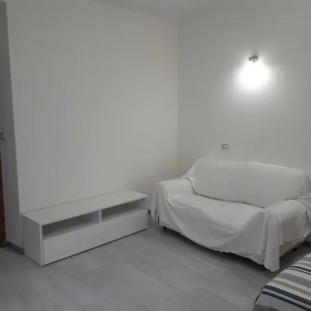 Central! Terrace! Easy Parking!