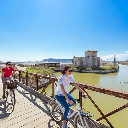 Central! Terrace! Easy Parking! شقة *